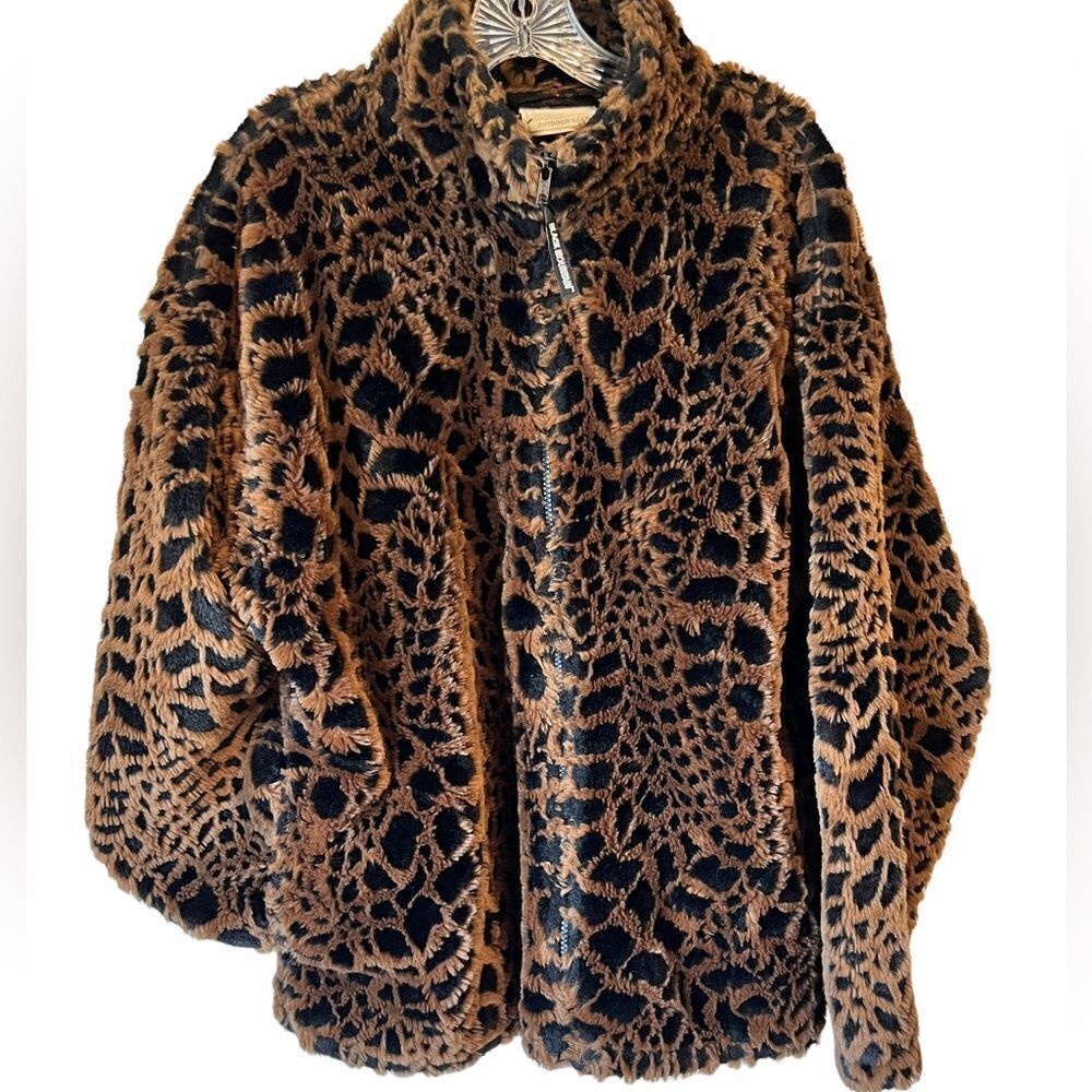 Black Mountain Outdoor Gear Animal Print Faux Fur Coat - Picture 13 of 13